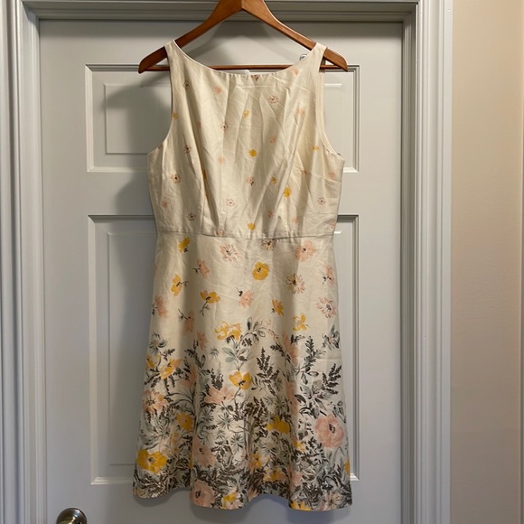 LOFT Dresses & Skirts - NWT Loft summer dress floral pale yellow size 8